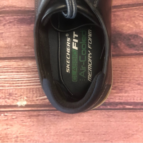Men’s size 9 Sketchers - Picture 4 of 6